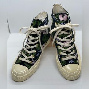 Women’s Size 6 Navy Tropical Floral Embroidered Hightop Converse